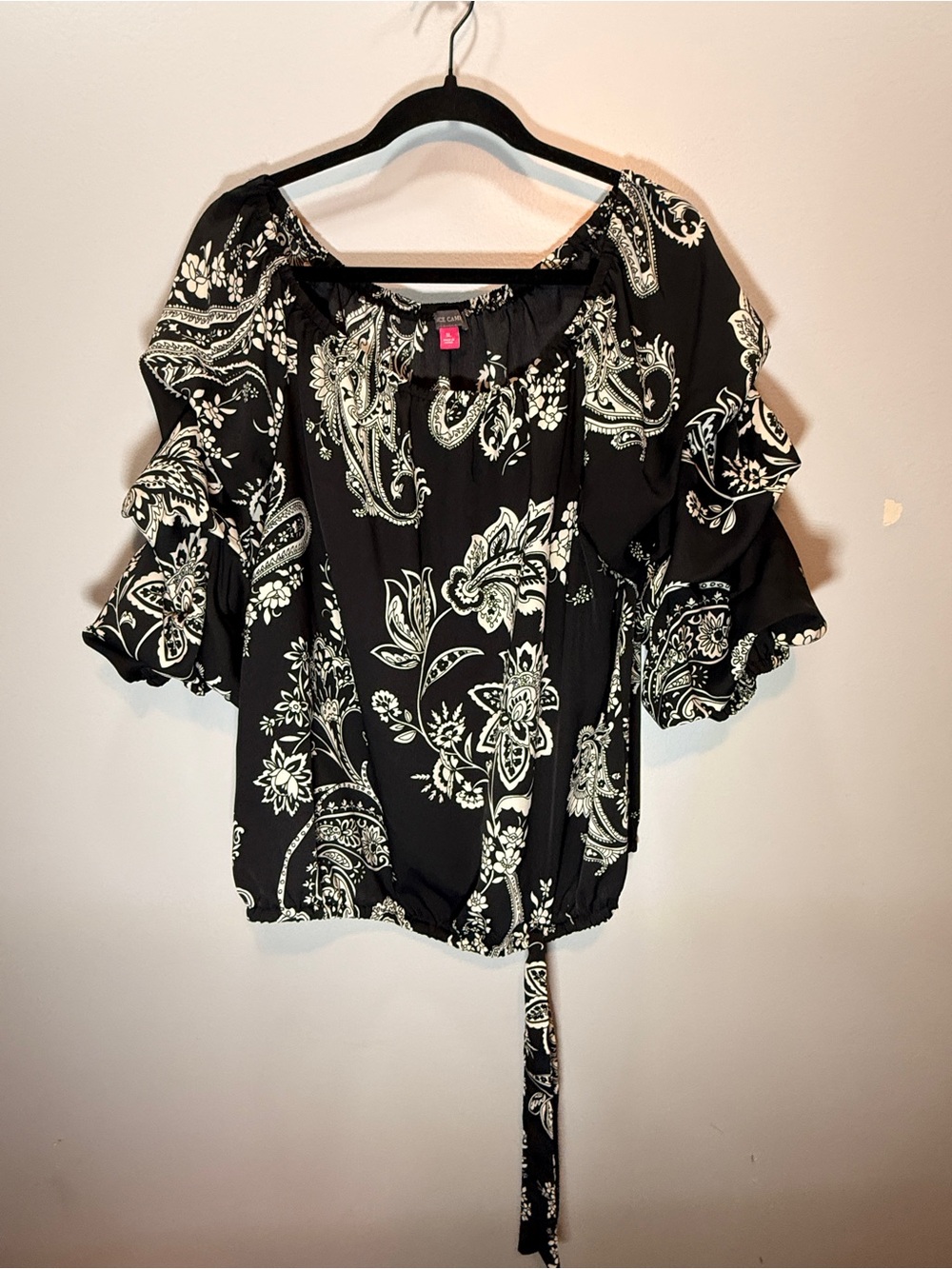 Vince Camuto Black & White Paisley Ruffle-Sleeve Blouse